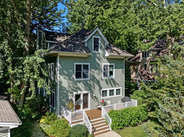 76324 Haven Dr, South Haven, MI 49090