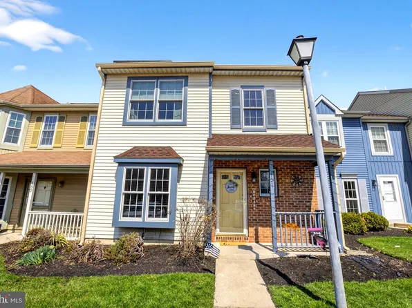 151 Crown Prince Dr, Marlton, NJ 08053