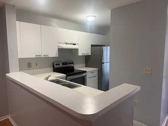 2 bed, 2.0 bath, 888 sqft, $2,000 — Photo 2