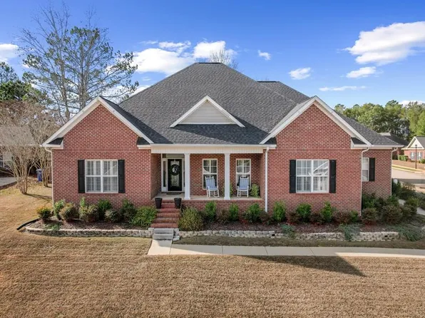 202 Wicklow Dr, Dothan, AL 36303