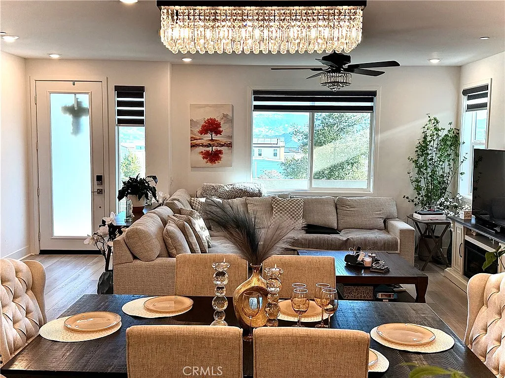 4 bed, 3.5 bath, 2246 sqft, $5,200 — Photo 4
