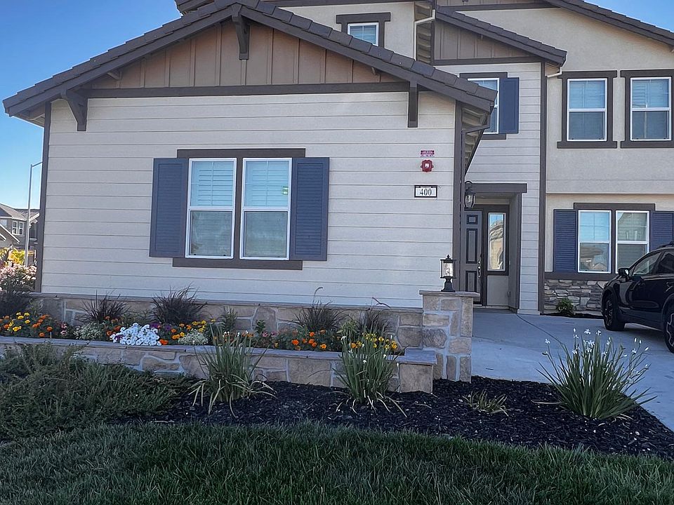 1st image of 400 Wren Ln