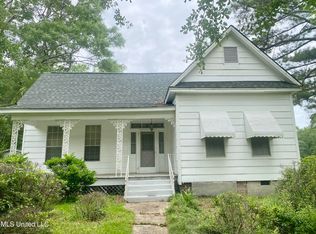 613 Georgetown St, Hazlehurst, MS 39083