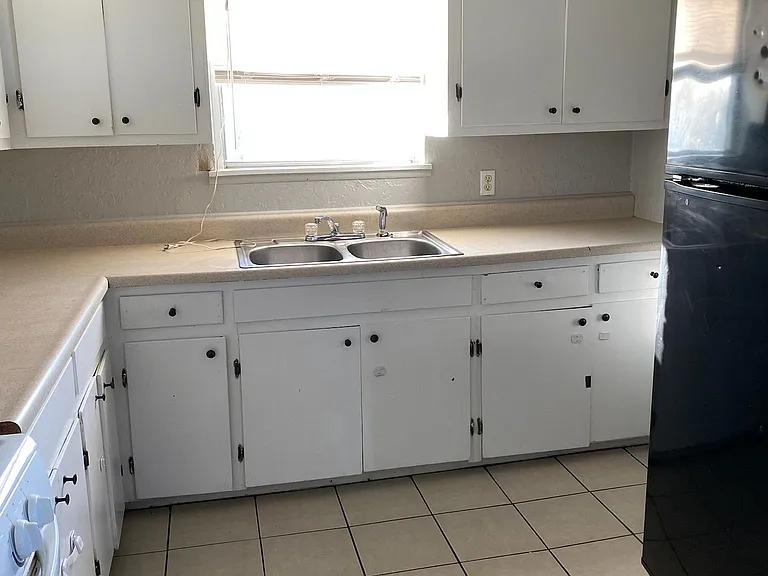 1113 NW Euclid Ave — Photo 2