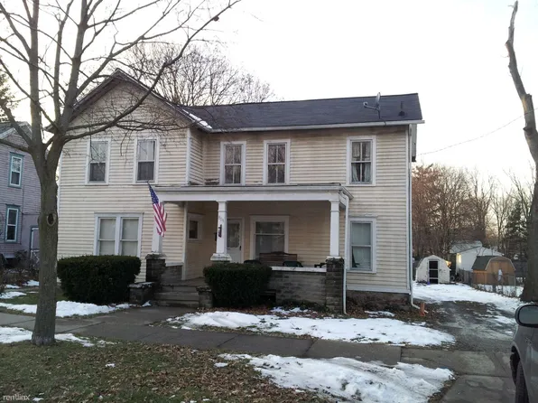 809 N Broad St, Adrian, MI 49221