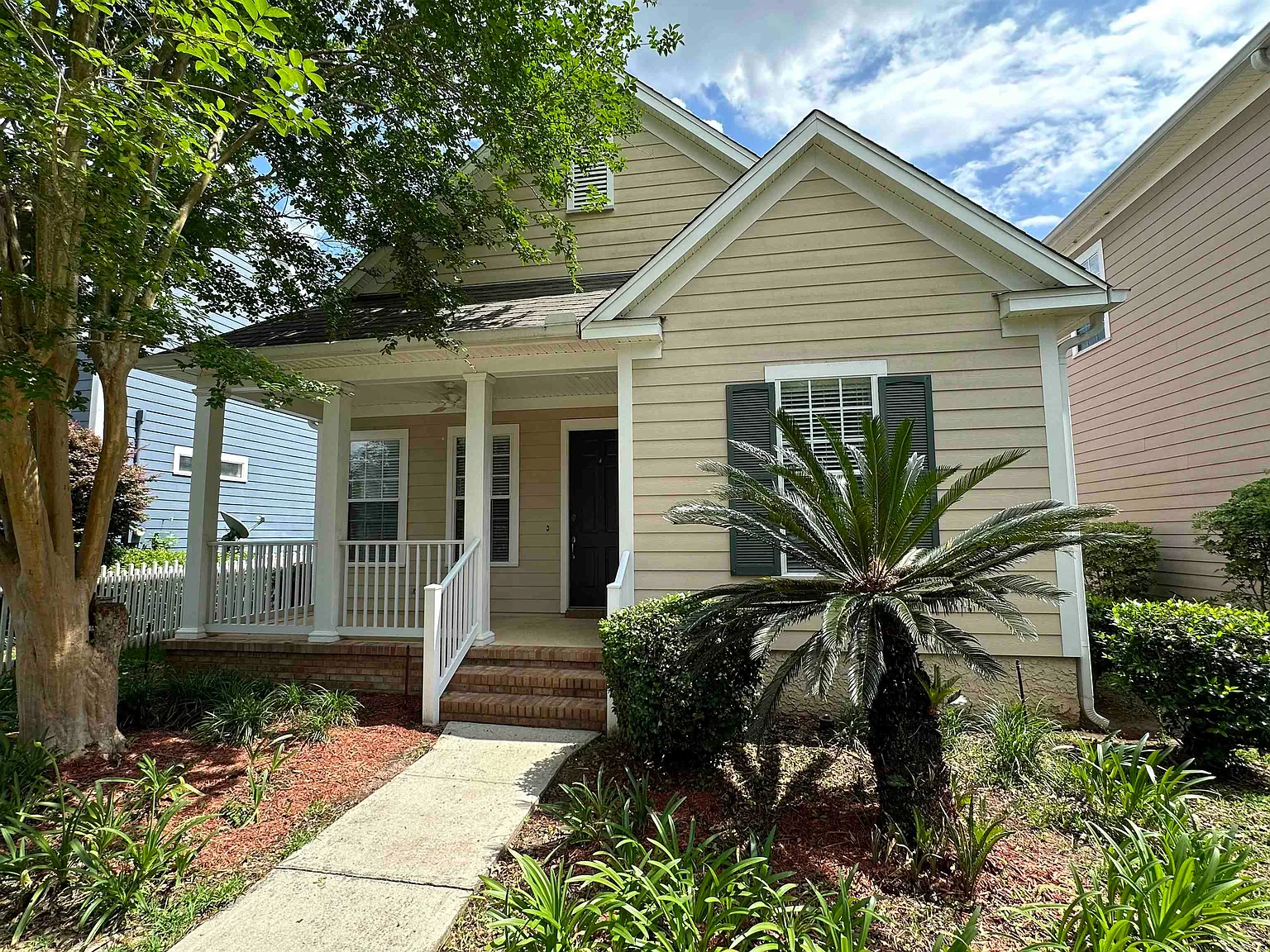 3 bed, 1401 sqft, $2,300 — Photo 2