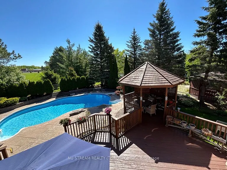 31 Ashfield Dr — Photo 47