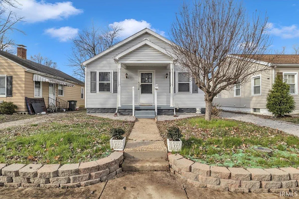 2724 Edgar St photo 1