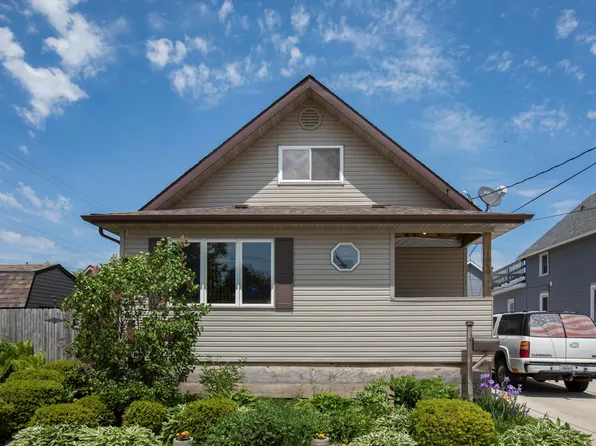 1810 Wollmer St, Manitowoc, WI 54220