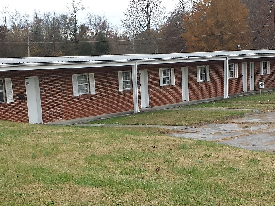 2nd image of 229 W Monroe St