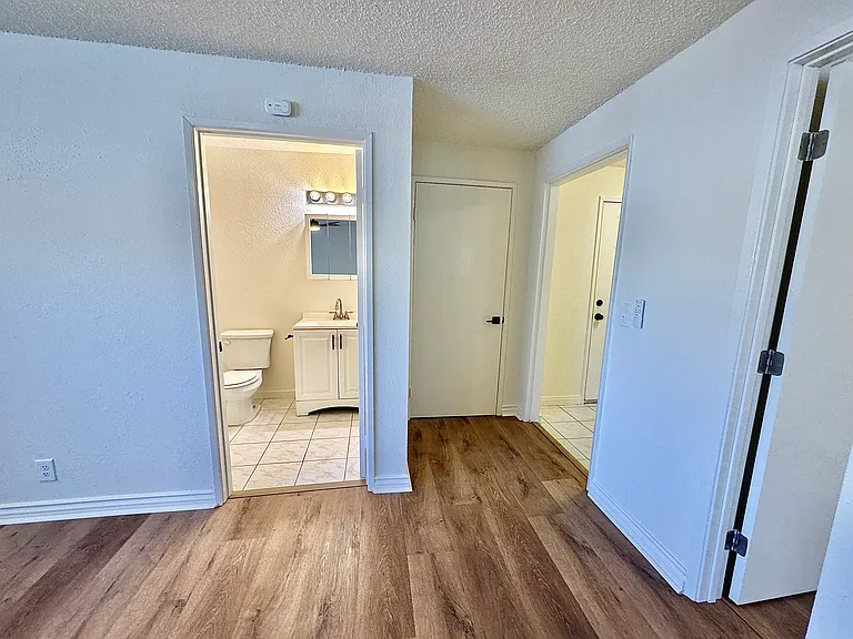 6418 Tujunga Ave #6424-7/8 — Photo 7