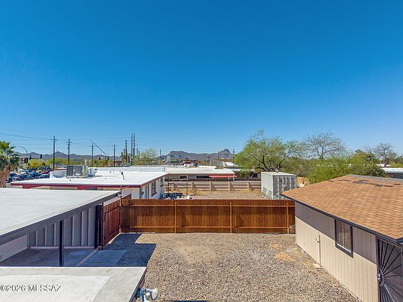 5th image of 4400 W Ina Rd