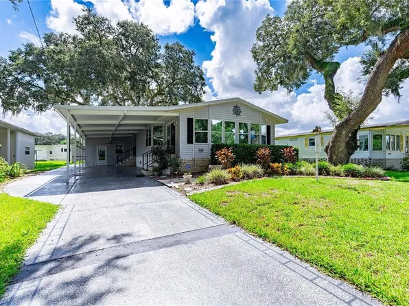 37234 Lakewood Dr, Zephyrhills, FL 33542