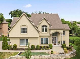 128 SW Gray Cir, Lees Summit, MO 64081