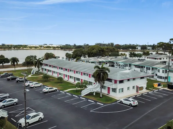 2180 Lake Osborne Drive #8, Lake Worth Beach, FL 33461