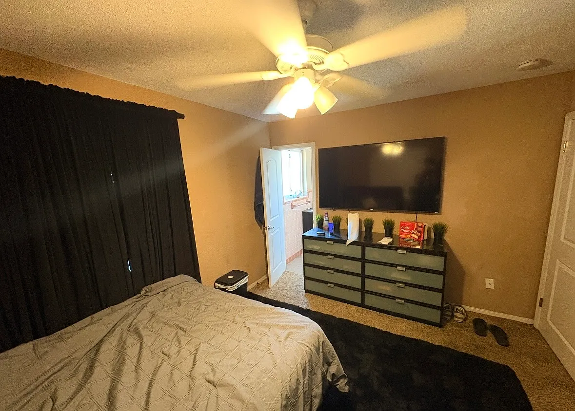 1090 Margaret Drive - 4 — Photo 3