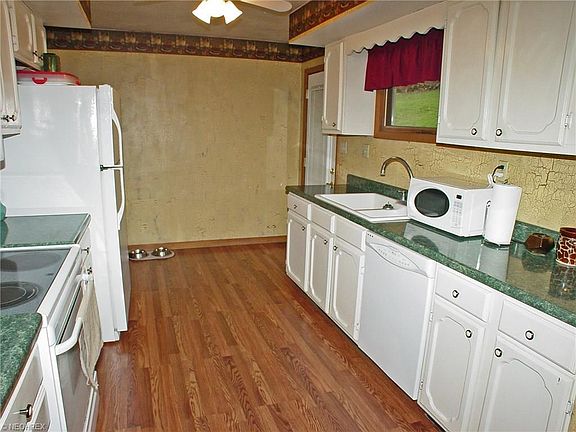 5th image of 120 Brent Heights Dr