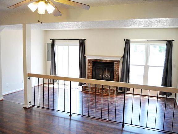 2nd image of 936 Westwind Pl