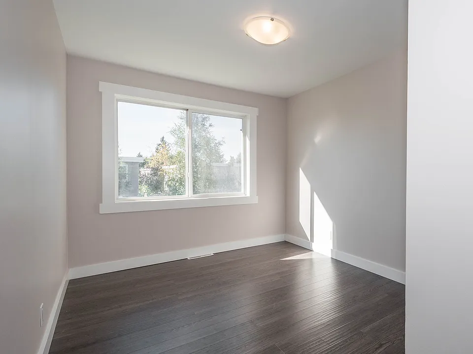 13027 132nd St NW