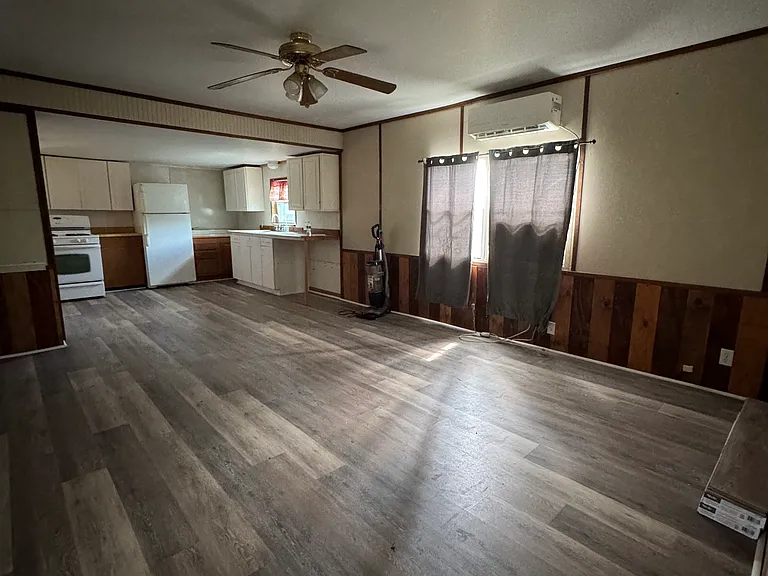 150 Hcr 2421 E — Photo 2
