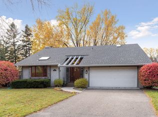 6028 Berne Cir, Edina, MN 55436