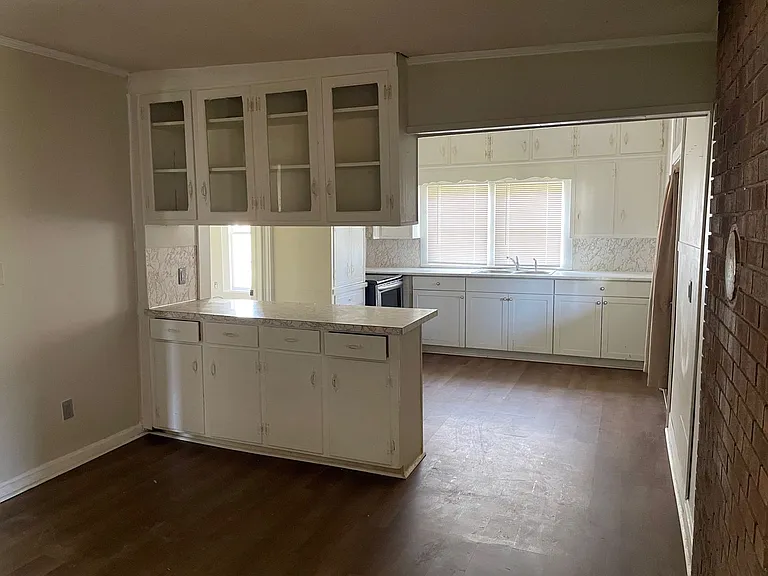 626 Eldorado St — Photo 7