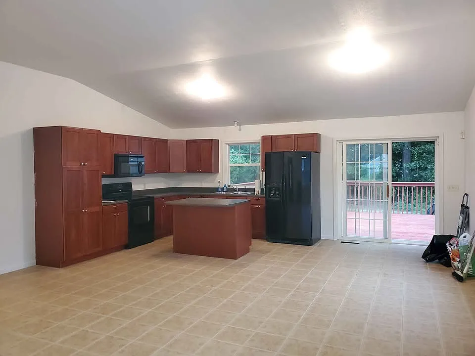 3 bed, 1472 sqft, $2,700 — Photo 2