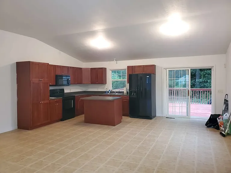 2135 Swampscott St — Photo 2