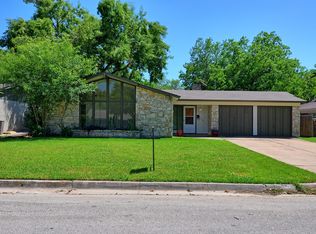 2109 York Dr, Edgecliff Village, TX 76134