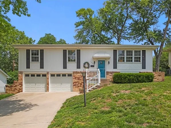 10635 Walrond Ave, Kansas City, MO 64137