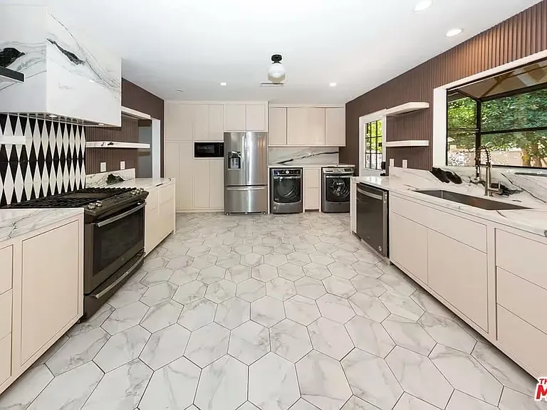 5650 Maynard Ave — Photo 7