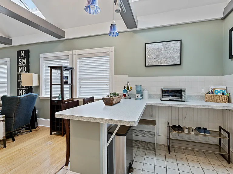13 Saint James St #2 — Photo 4