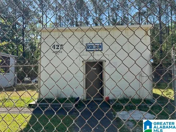 379 Justice Dr, Anniston, AL 36207