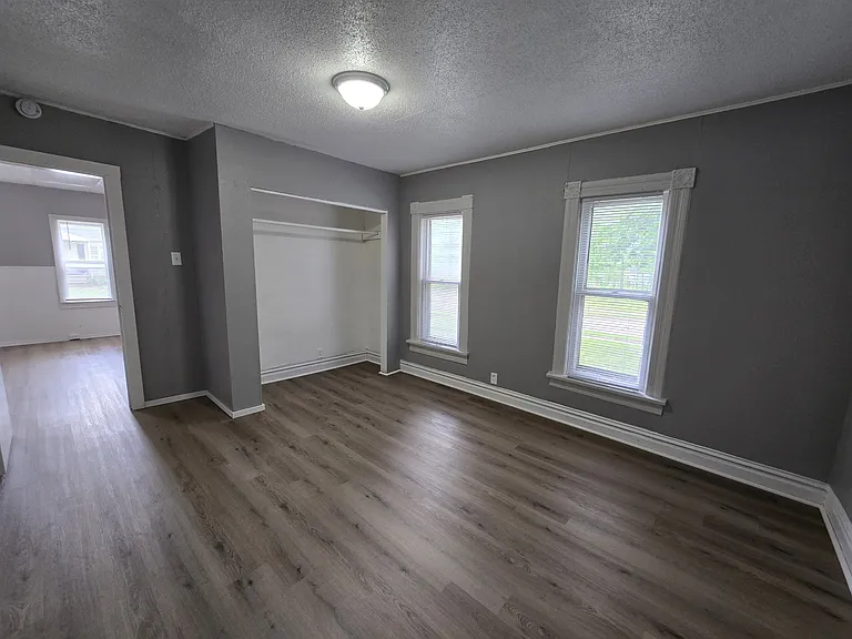 425 Glenwood St — Photo 7