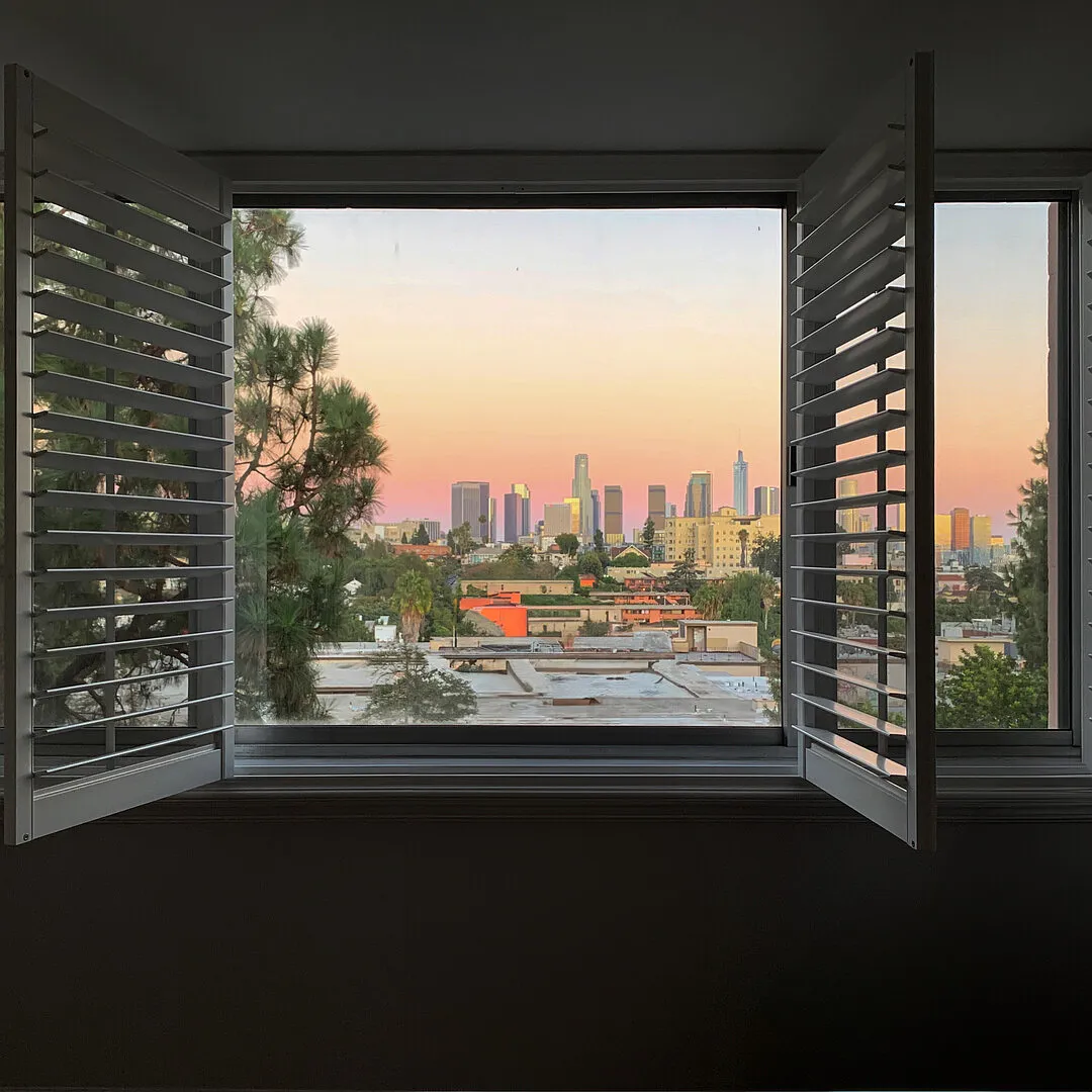 Cozy, Quiet, Chic, City Oasis With Amazing Views and Rooftop Pool — Photo 1