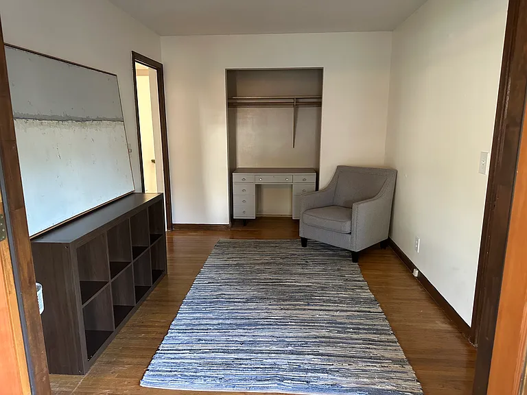 2421 Decatur Ave S — Photo 11