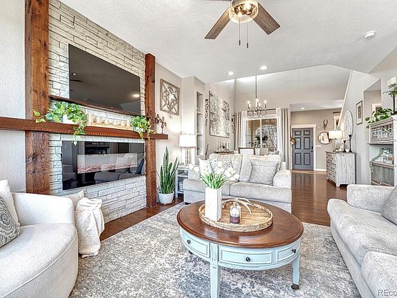 5th image of 2371 Broadleaf Loop