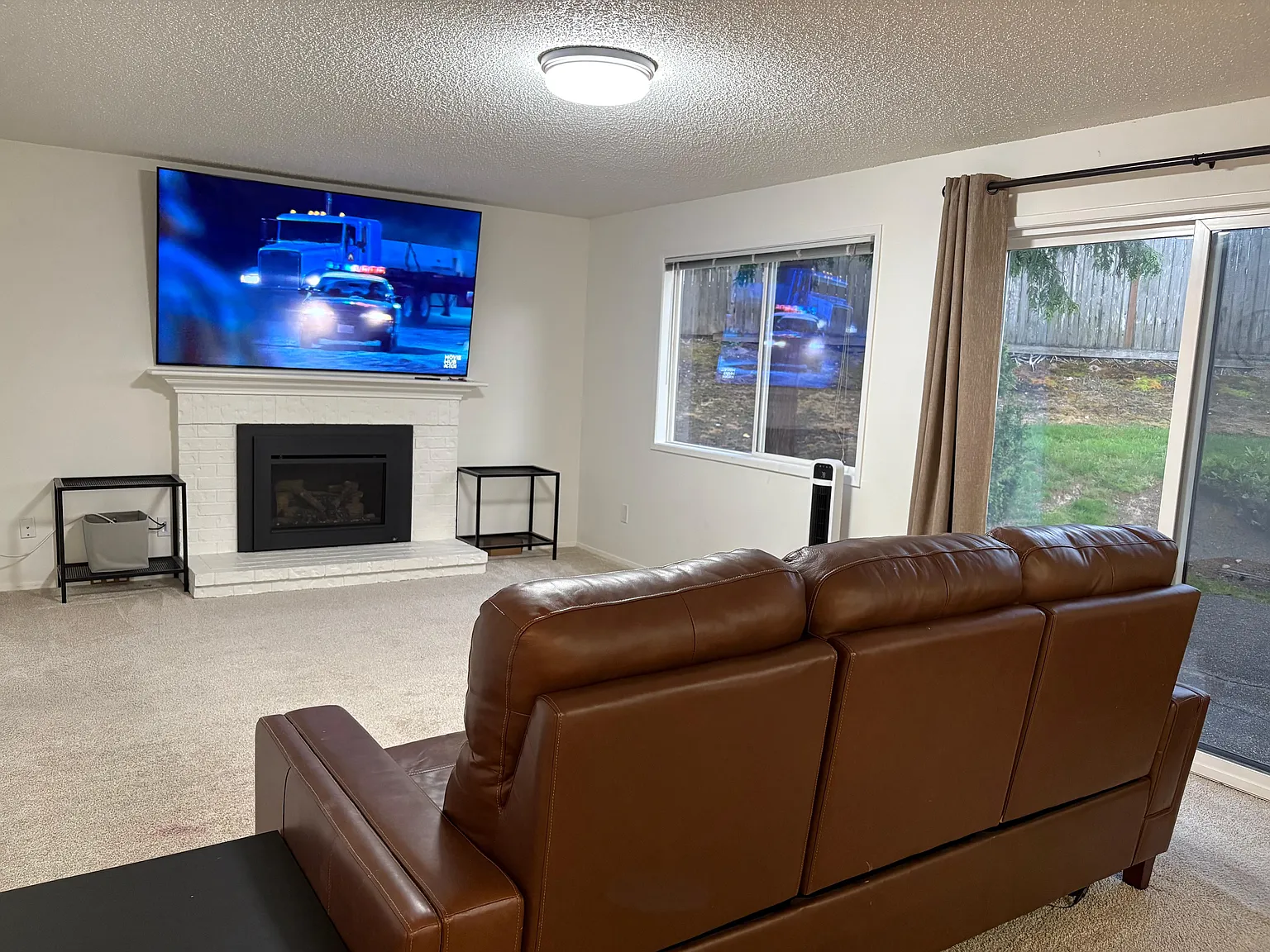 4 bed, 2.5 bath, 2070 sqft, $5,000 — Photo 4