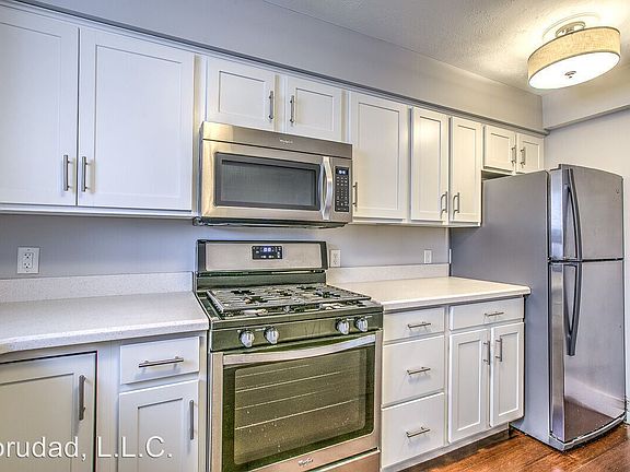 4th image of 424 N 40th St APT 7