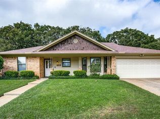 3213 Sapphire St, Bedford, TX 76021