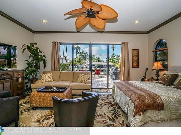 5th image of 2212 SE 7th St #2212