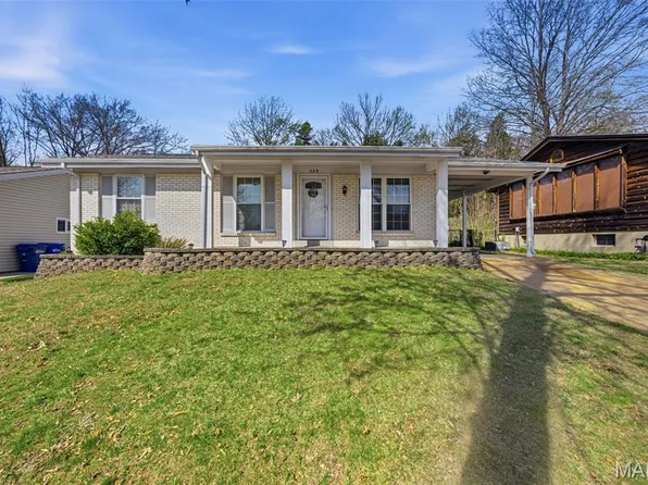 729 Vanderville Dr, Fenton, MO 63026