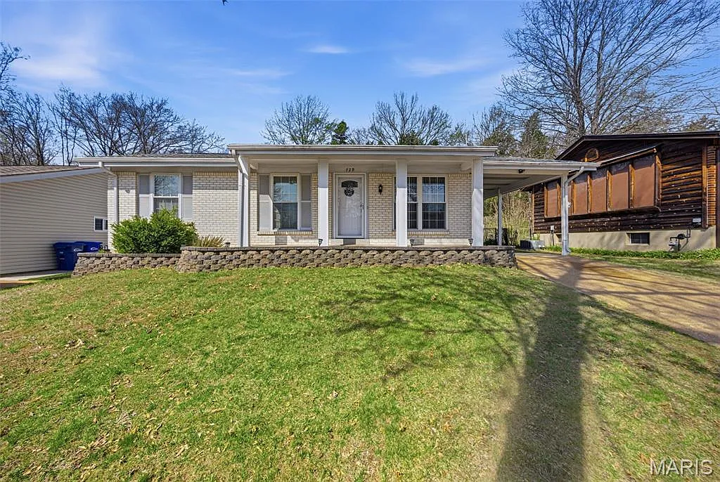729 Vanderville Dr photo 1