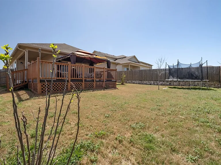 118 Leona River Trl — Photo 49