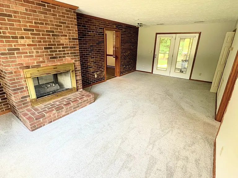1512 Greenview Dr — Photo 13