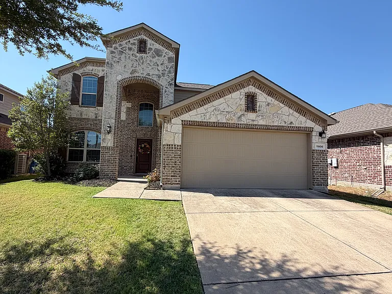 11808 Kurth Dr — Photo 1