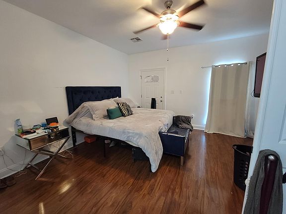 3rd image of 2317 Broadway St