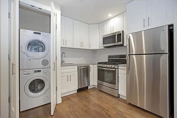 Rented by REAL New York | media 21