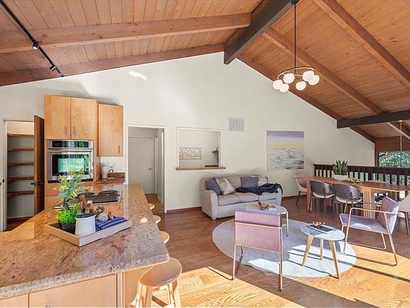 2nd image of 101 Ravinia Way