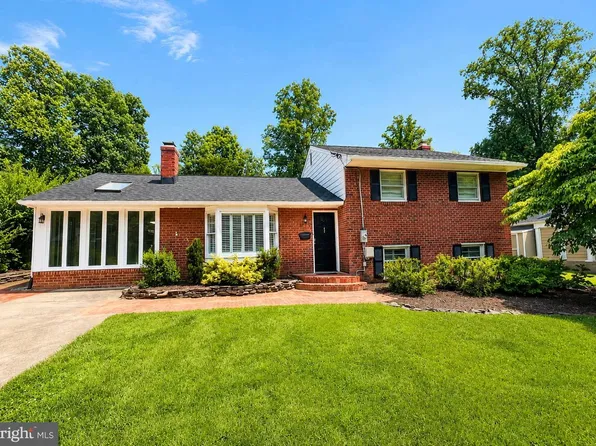 3115 Shadeland Dr, Falls Church, VA 22044